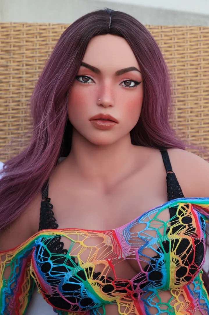 Ginny: Muñeca Sexual Híbrida Pelirroja de 155cm